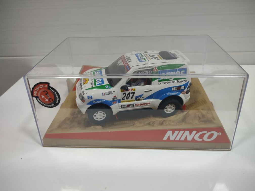 Mitsubishi Montero 6